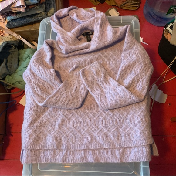 Cashmere Cable Knit Sweater - Picture 4 of 9